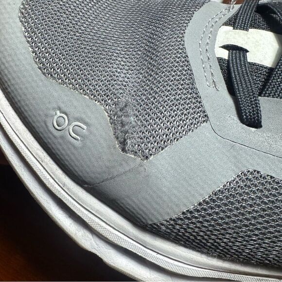 On Running Charcoal and White Athletic Shoes women’s 9.5 - Picture 7 of 9